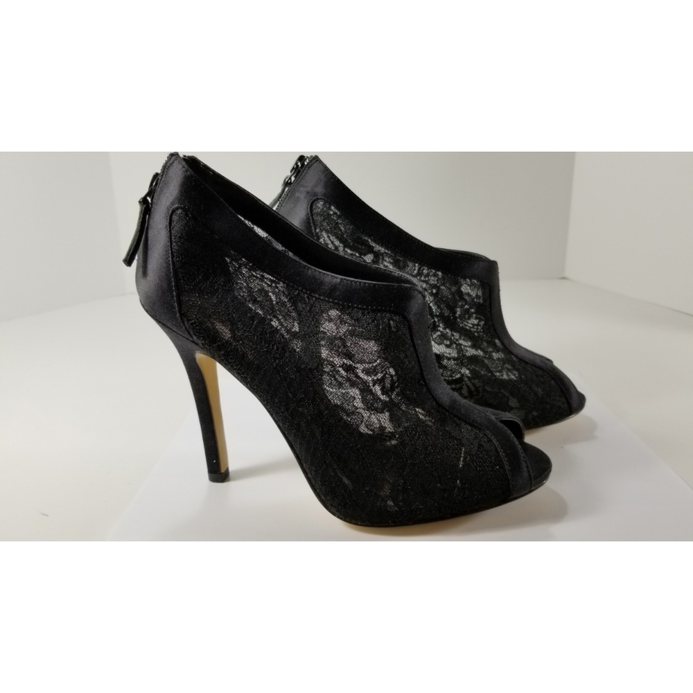 New Jeffrey Tyler Lace Satin Peep-Toe Heels